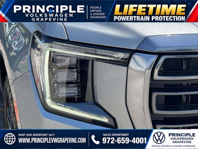 Used 2024 GMC Yukon AT4 w/ Technology Package AWD/4WD image 8