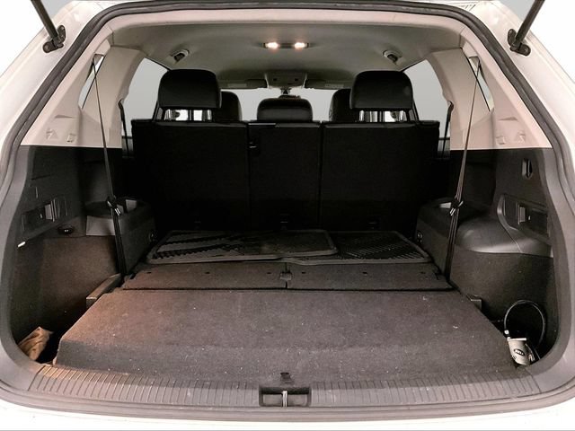 Used 2018 Volkswagen Tiguan SEL FWD image 33