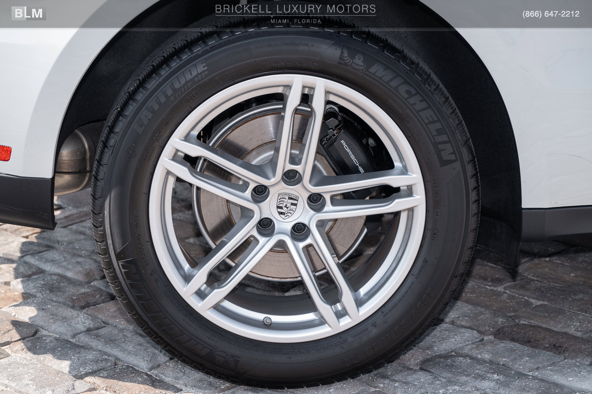 Used 2024 Porsche Macan w/ Premium Plus Package AWD/4WD image 49