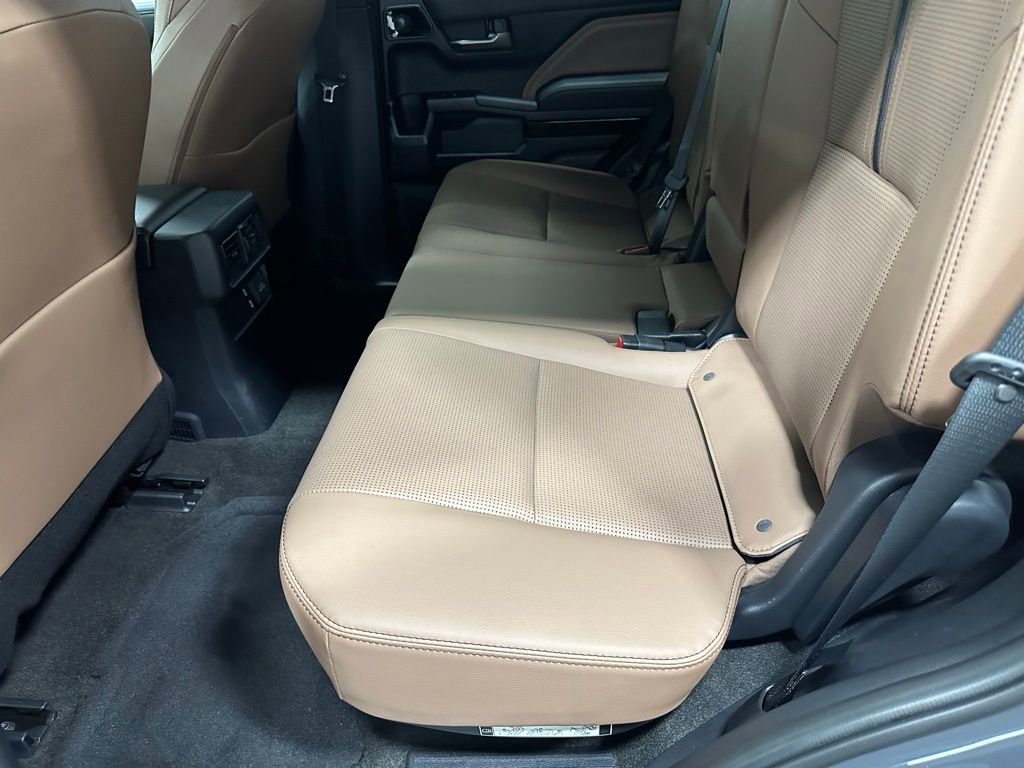 Used 2025 Toyota 4Runner Limited image 45