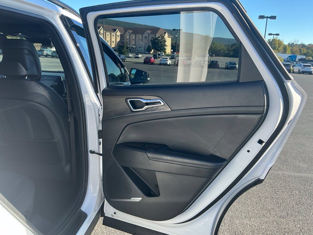 Used 2025 Kia Sportage X-Line w/ Premium Package AWD/4WD image 30