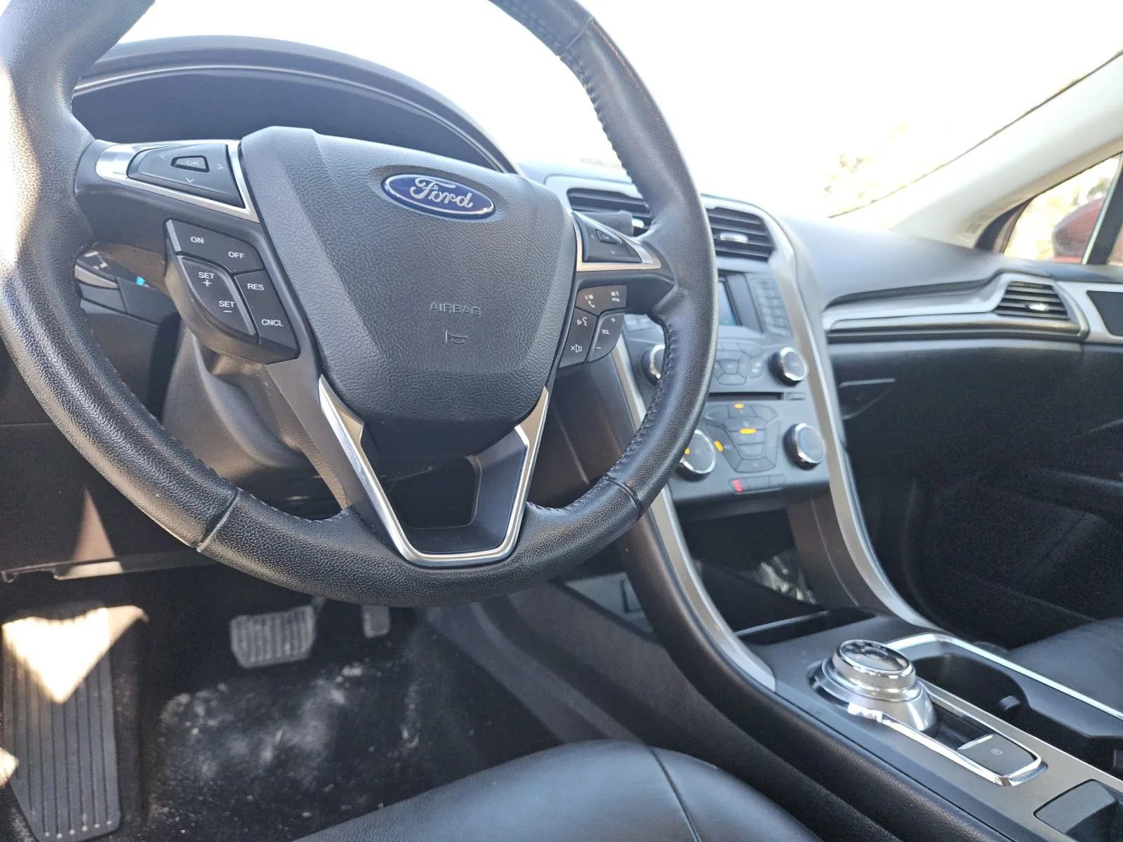 Used 2017 Ford Fusion SE image 7