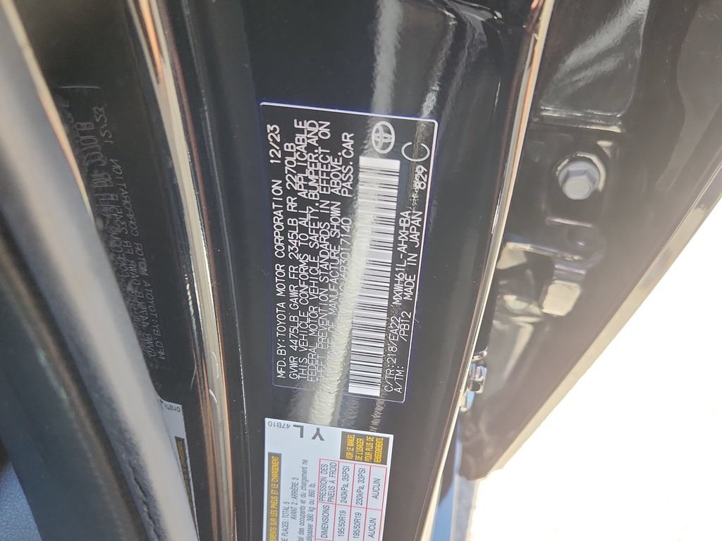 Used 2024 Toyota Prius Prime Premium FWD image 19