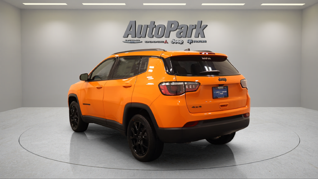 New 2026 Jeep Compass Latitude w/ Sun and Sound Group AWD/4WD image 8