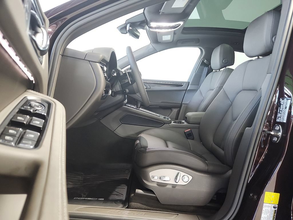 New 2026 Porsche Macan AWD/4WD image 5