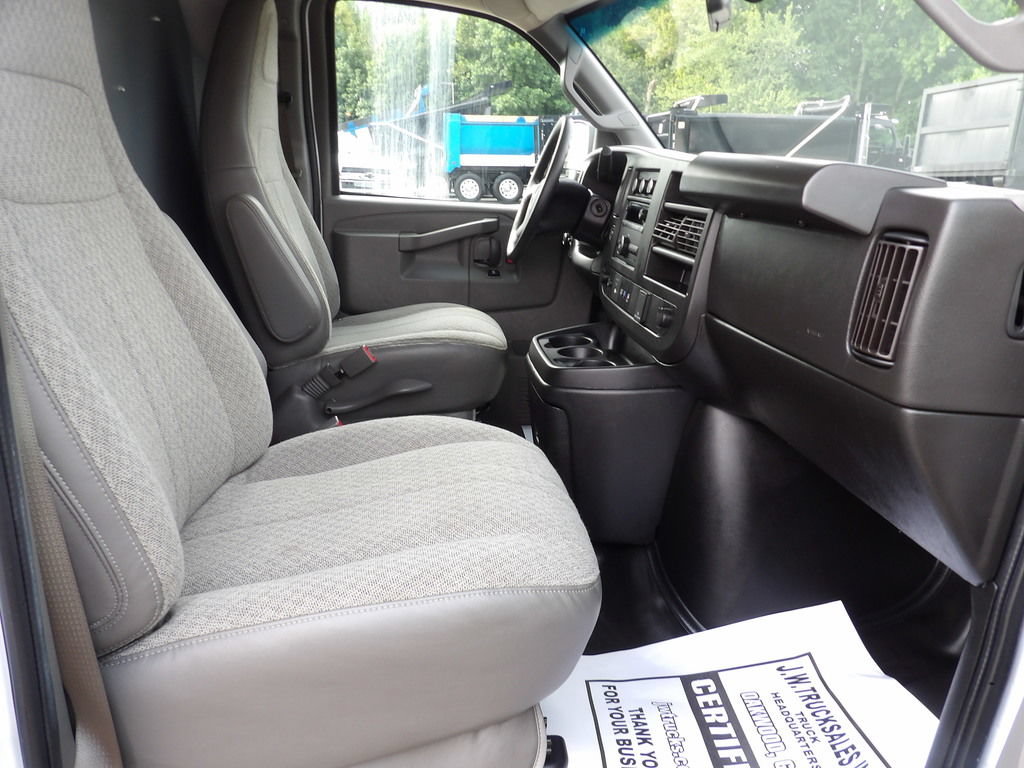 Used 2022 GMC Savana 2500 RWD image 35