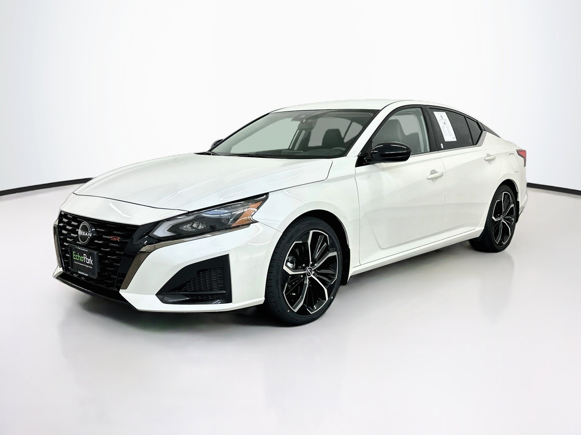 Used 2023 Nissan Altima 2.5 SR FWD image 3