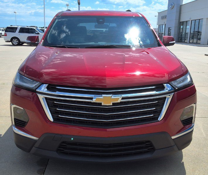 Used 2023 Chevrolet Traverse LT FWD image 3