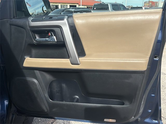 Used 2016 Toyota 4Runner SR5 Premium image 19