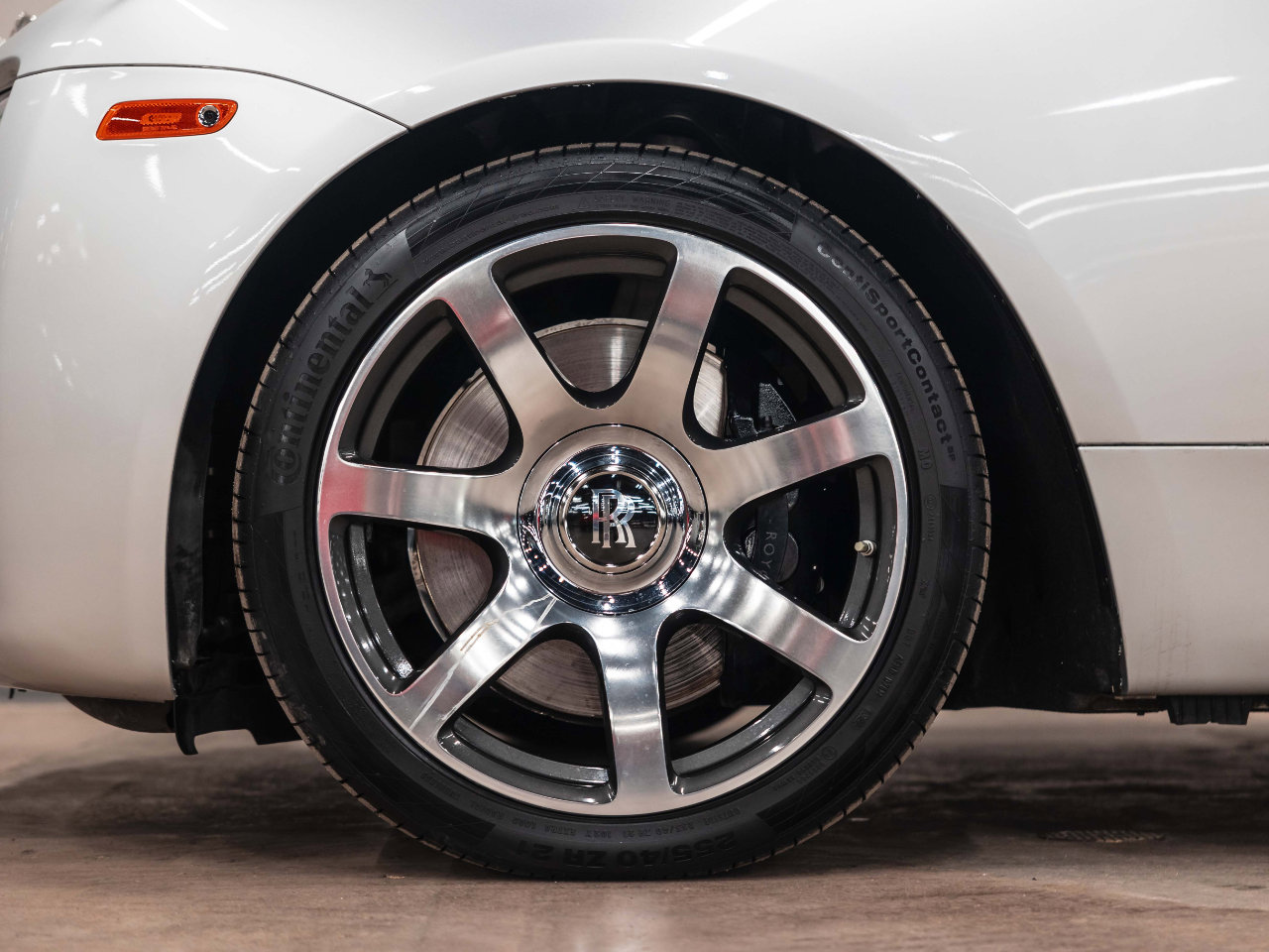 Used 2015 Rolls-Royce Wraith image 19