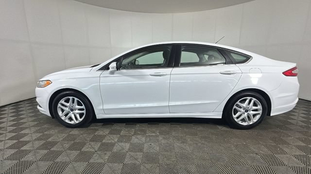 Used 2015 Ford Fusion SE FWD image 5