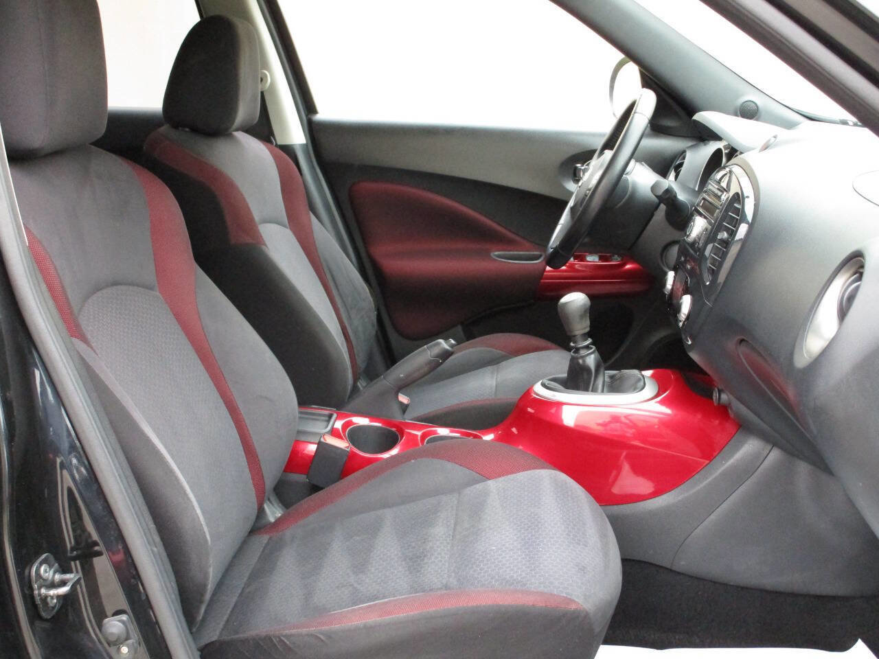 Used 2012 Nissan Juke SV FWD image 9