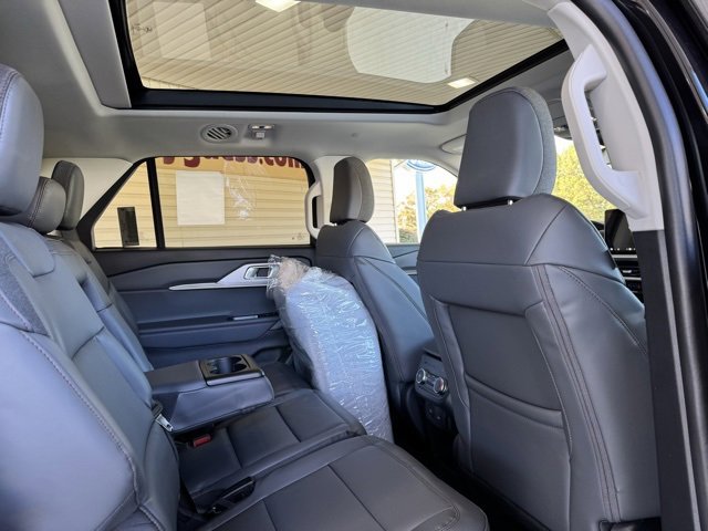 New 2026 Ford Explorer Active image 5