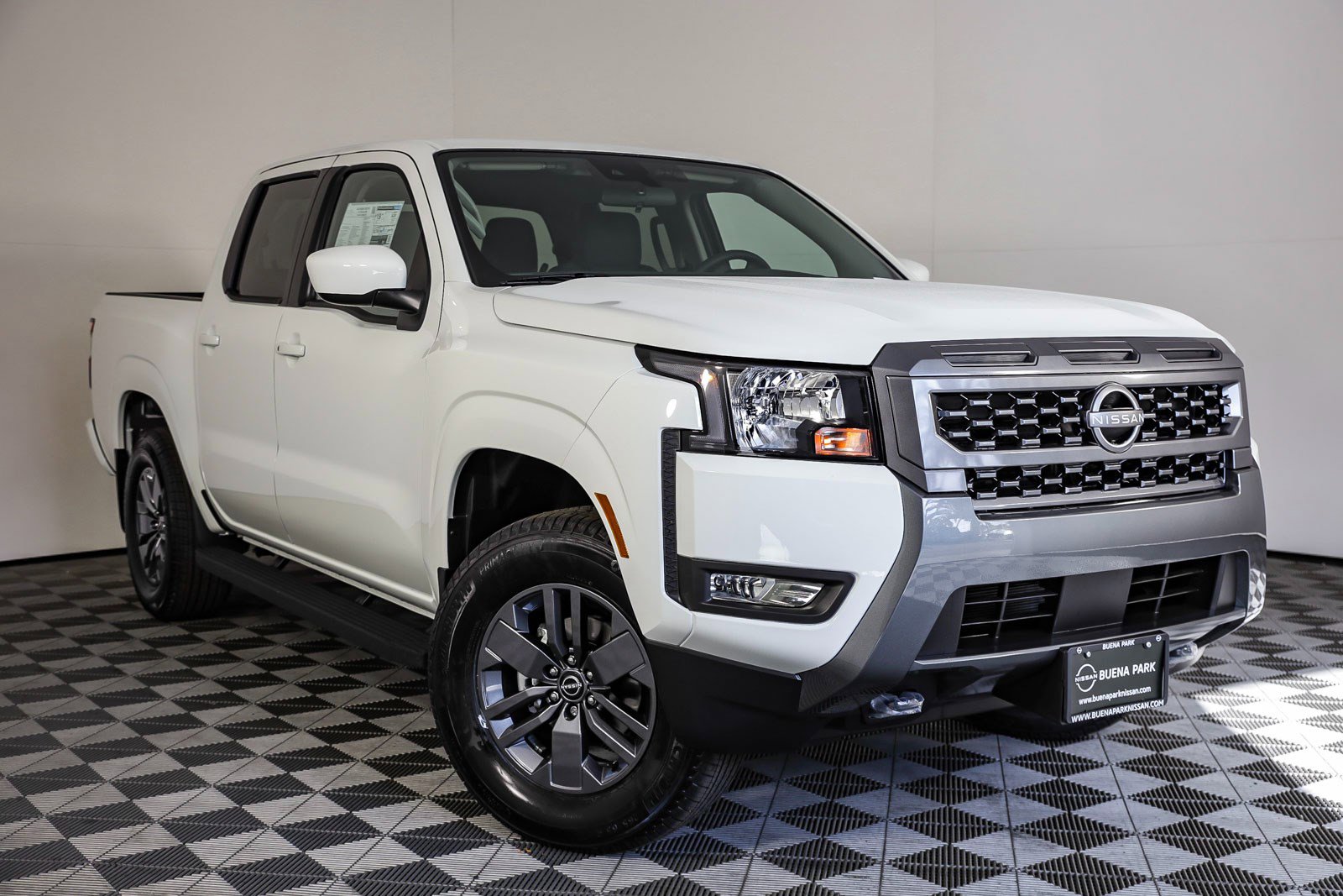 New 2025 Nissan Frontier SV w/ SV Convenience Package image 1