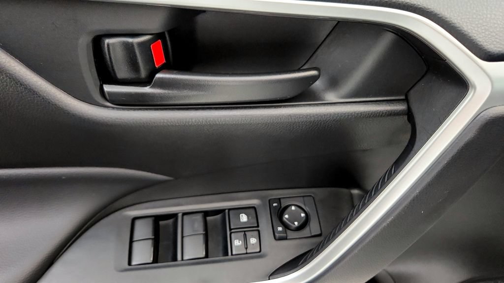 Certified 2024 Toyota RAV4 LE AWD/4WD image 20