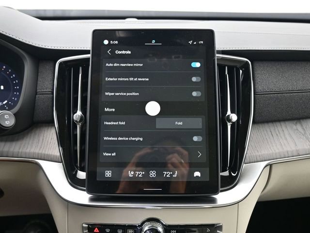 New 2026 Volvo XC90 B6 Ultra w/ Protection Package image 18