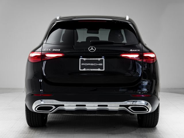 Used 2025 Mercedes-Benz GLC 300 4MATIC image 32