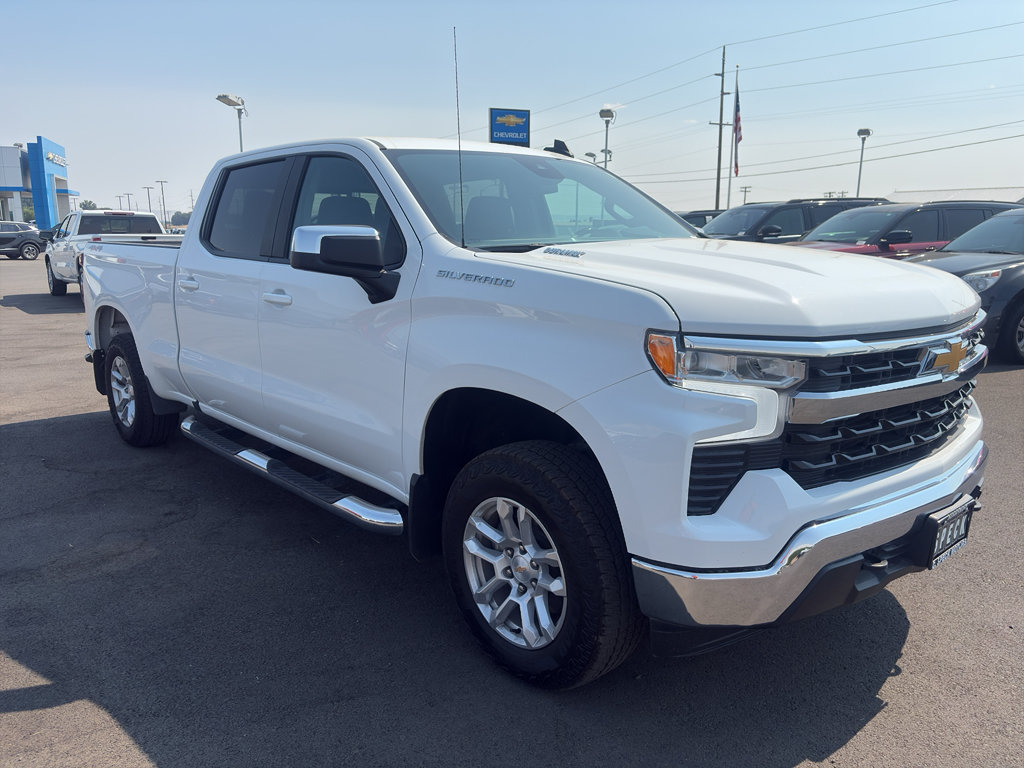 Used 2024 Chevrolet Silverado 1500 LT w/ Convenience Package II AWD/4WD image 10