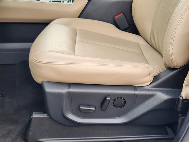 Used 2023 Ford Expedition XLT RWD image 24