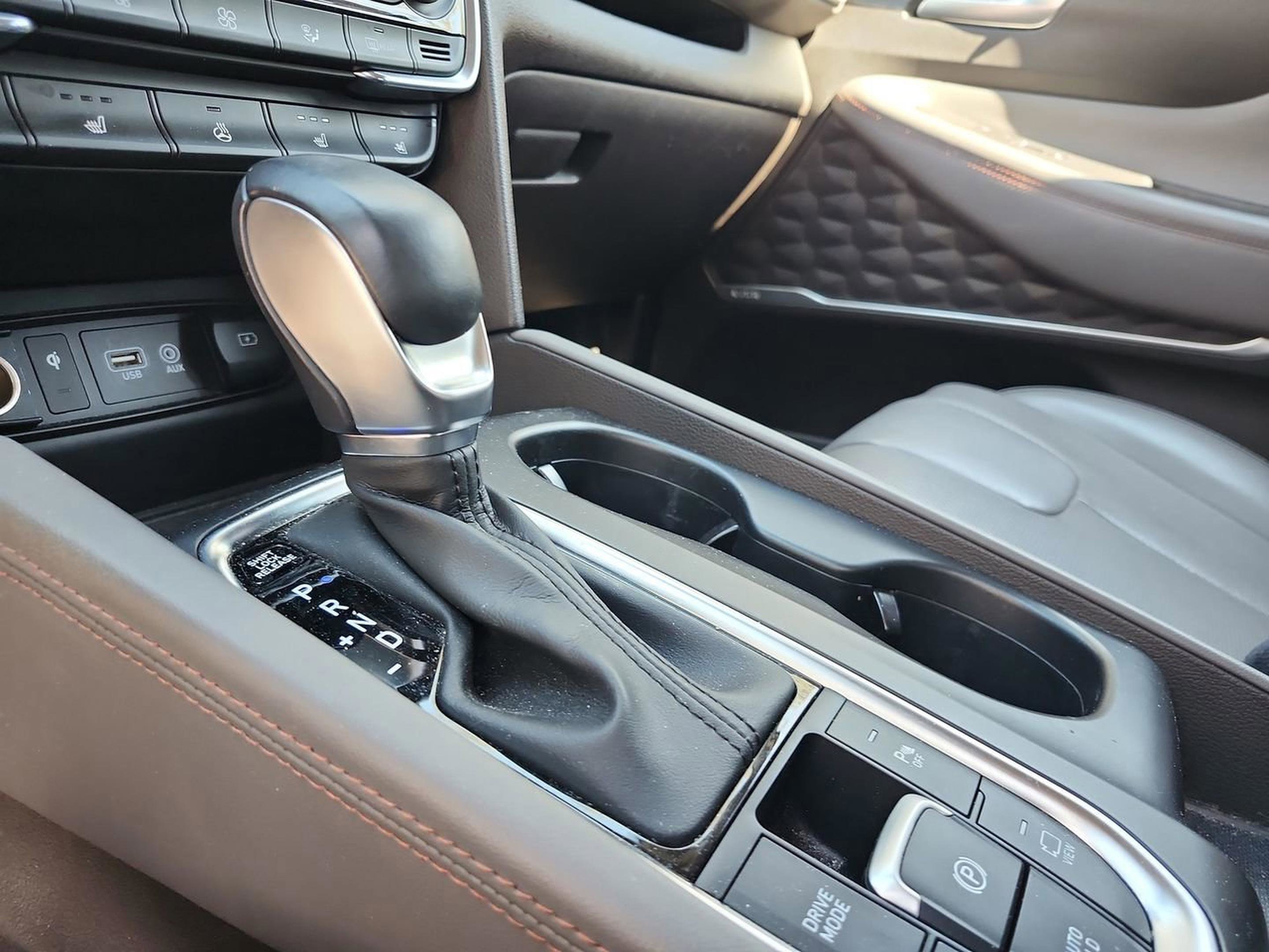 Used 2020 Hyundai Santa Fe Limited image 15