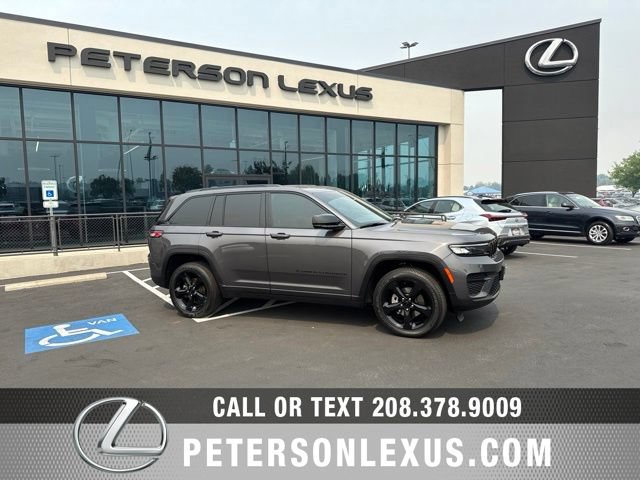 Used 2024 Jeep Grand Cherokee Altitude