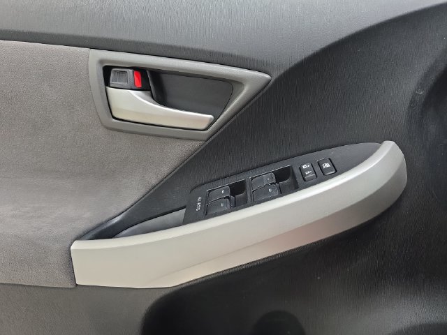 Used 2015 Toyota Prius Three FWD image 26