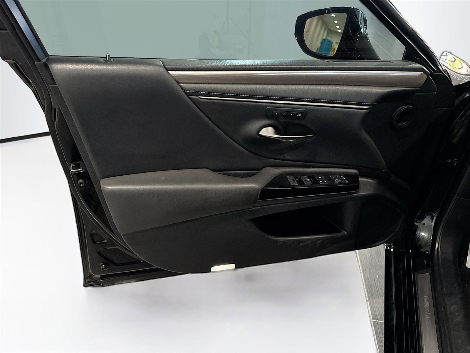 Used 2022 Lexus ES 350 F Sport w/ Accessory Package 2 image 5