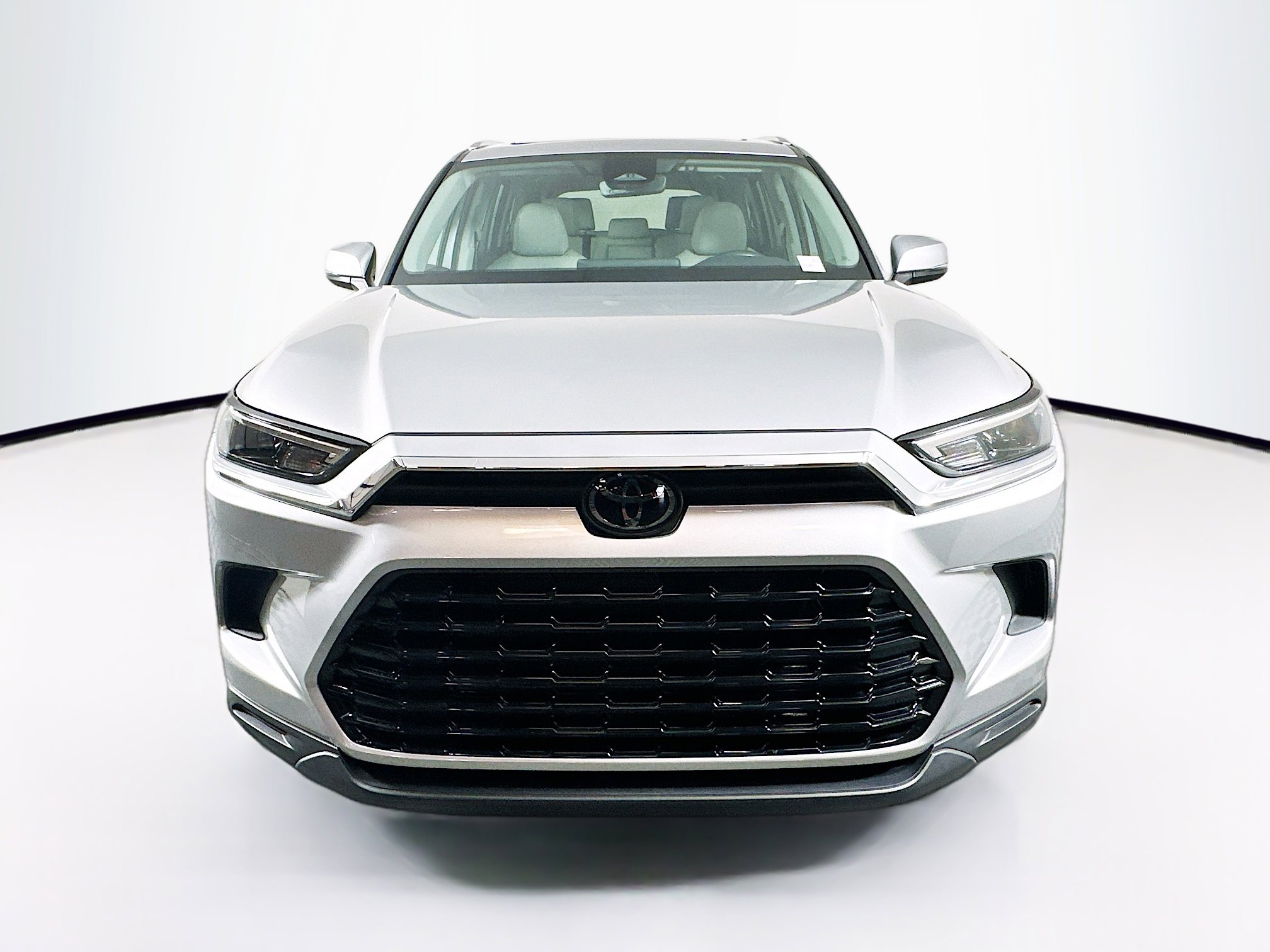 Used 2024 Toyota Grand Highlander XLE image 2
