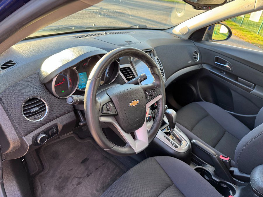 Used 2013 Chevrolet Cruze LT image 12
