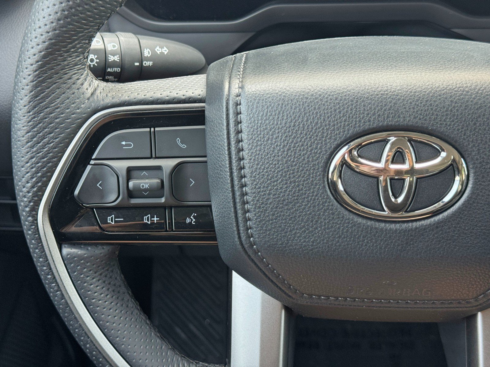 Used 2024 Toyota Tundra Limited AWD/4WD image 22