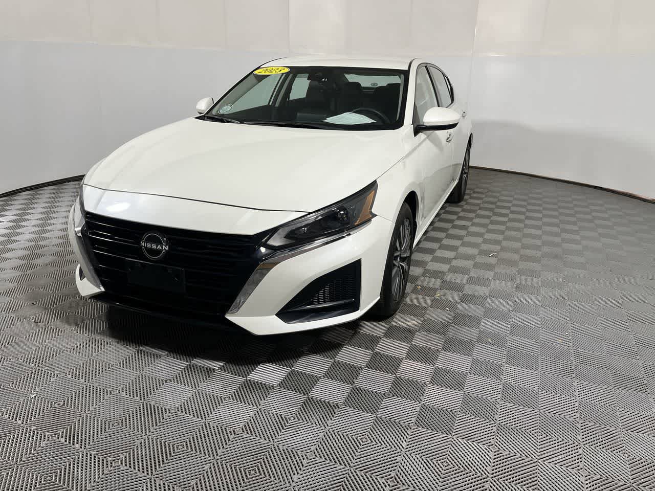 Used 2023 Nissan Altima 2.5 SV AWD/4WD image 4