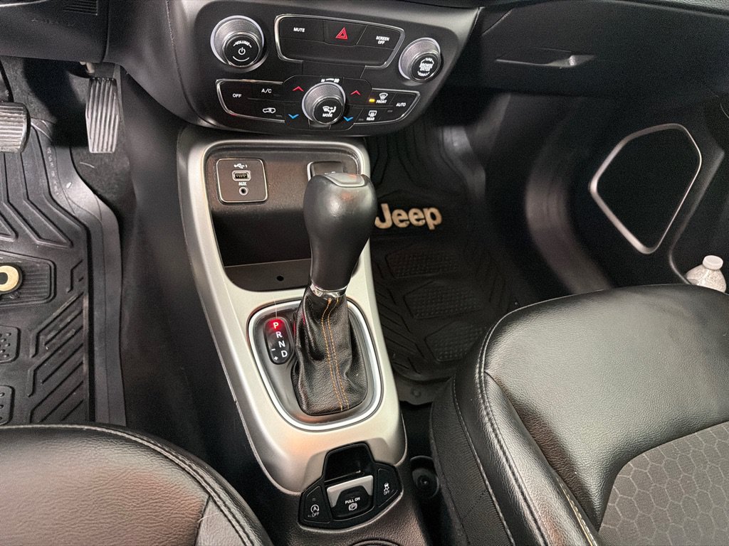 Used 2020 Jeep Compass Latitude w/ Popular Equipment Group FWD image 19