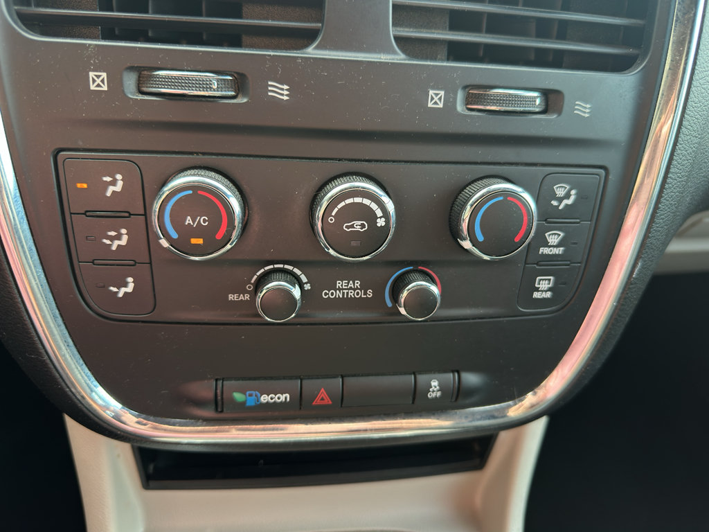 Used 2019 Dodge Grand Caravan SXT FWD image 23