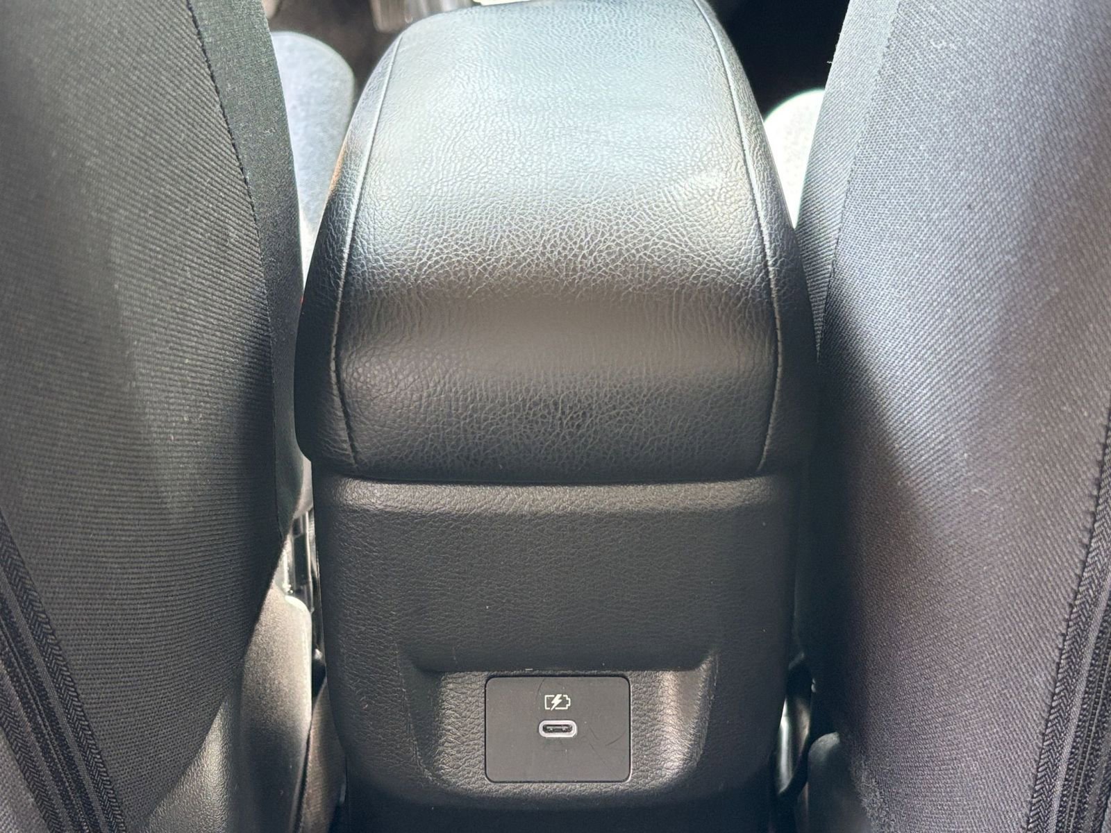 Used 2025 Nissan Versa SV FWD image 23
