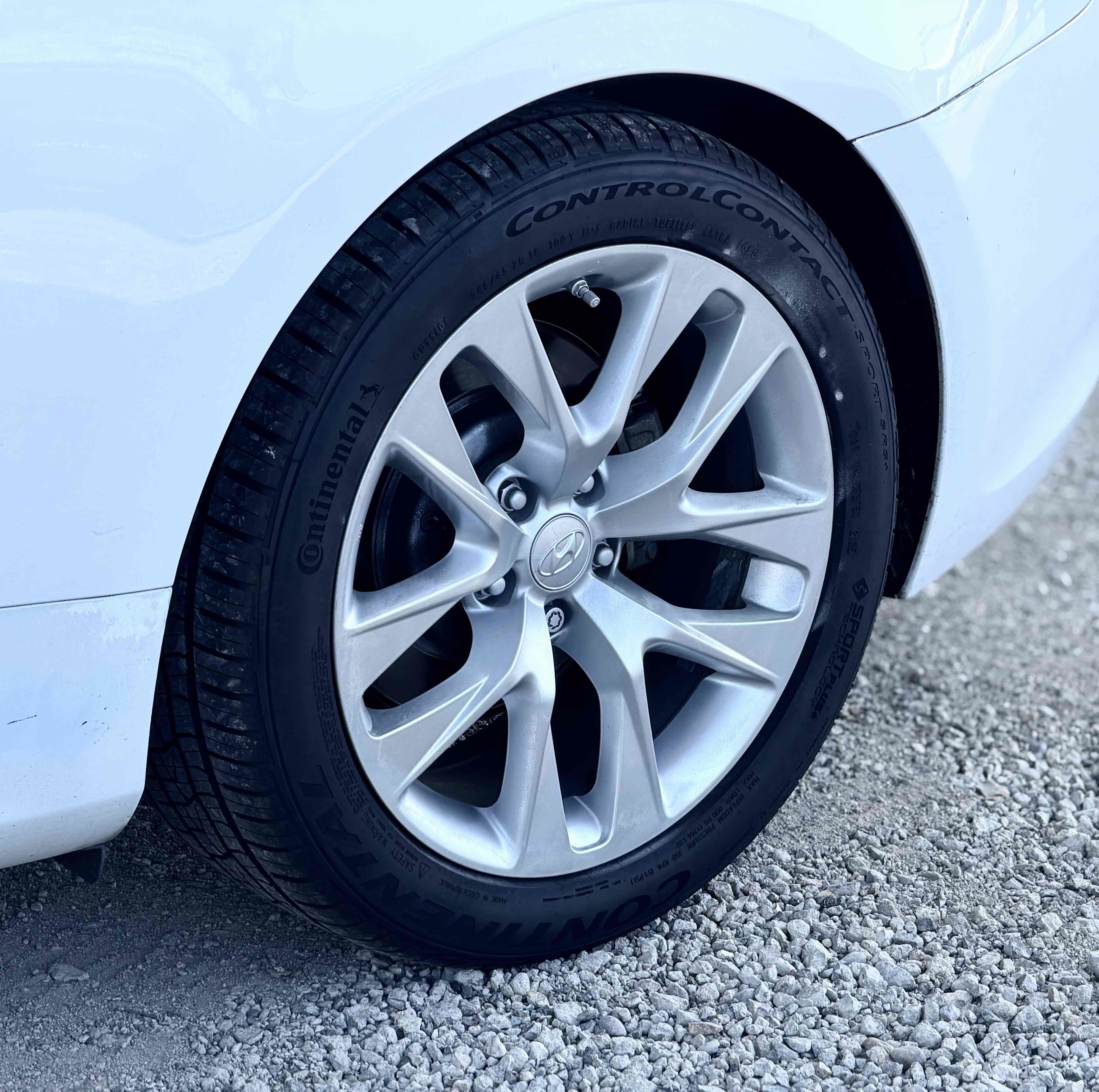 Used 2014 Hyundai Genesis 2.0T image 5