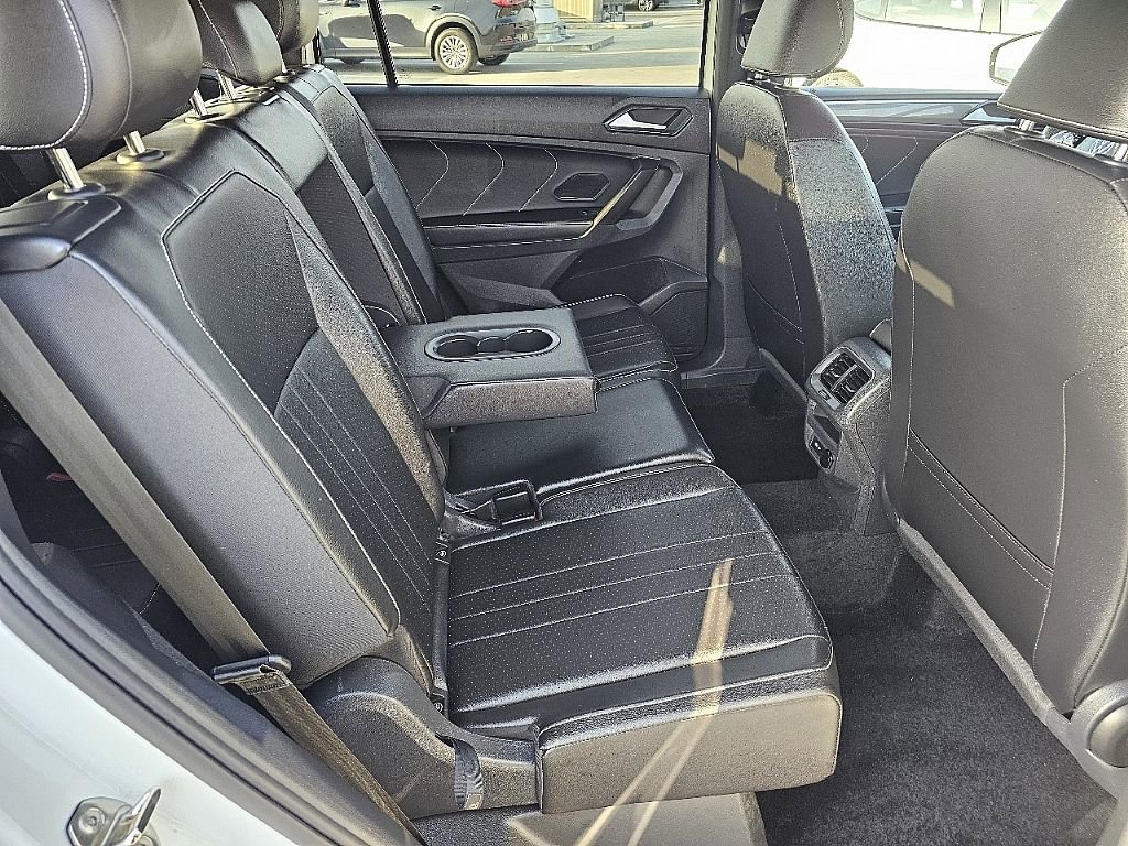 Used 2024 Volkswagen Tiguan SE R-Line image 21