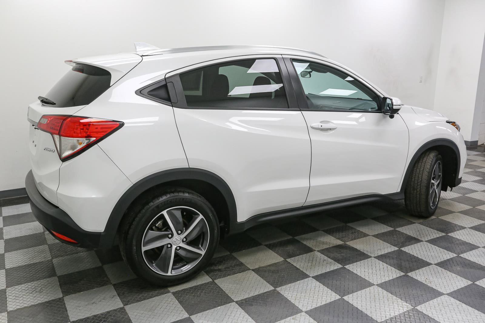 Used 2022 Honda HR-V EX image 9