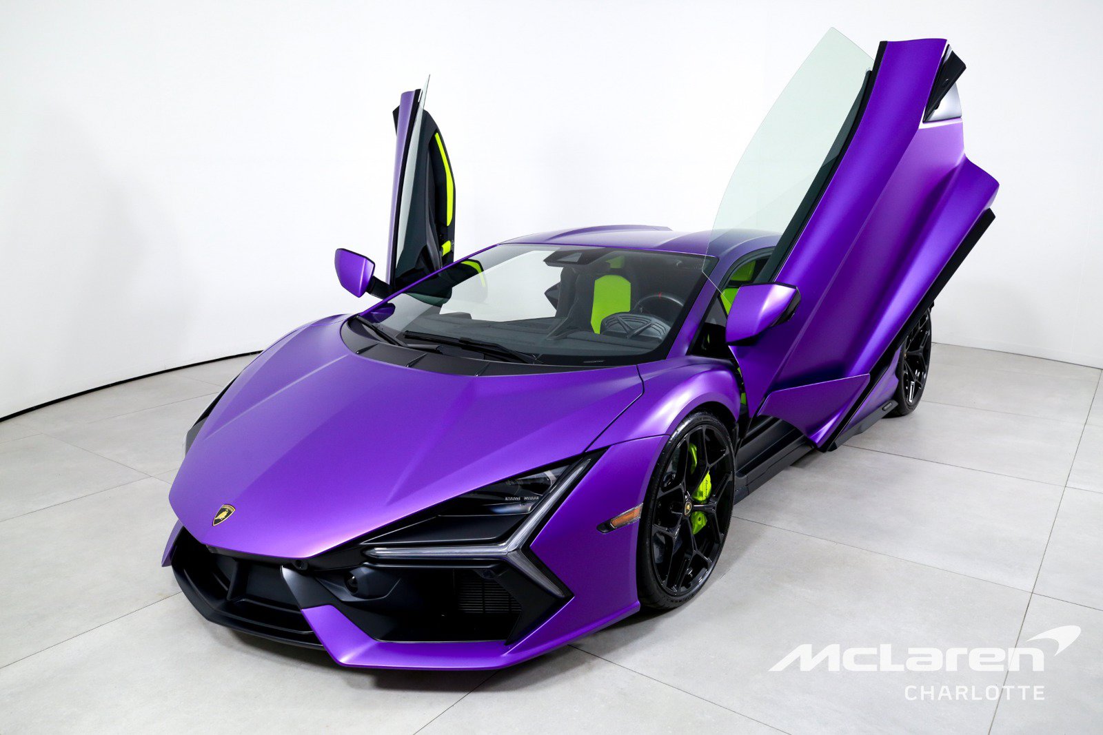 Used 2025 Lamborghini Revuelto AWD/4WD image 5