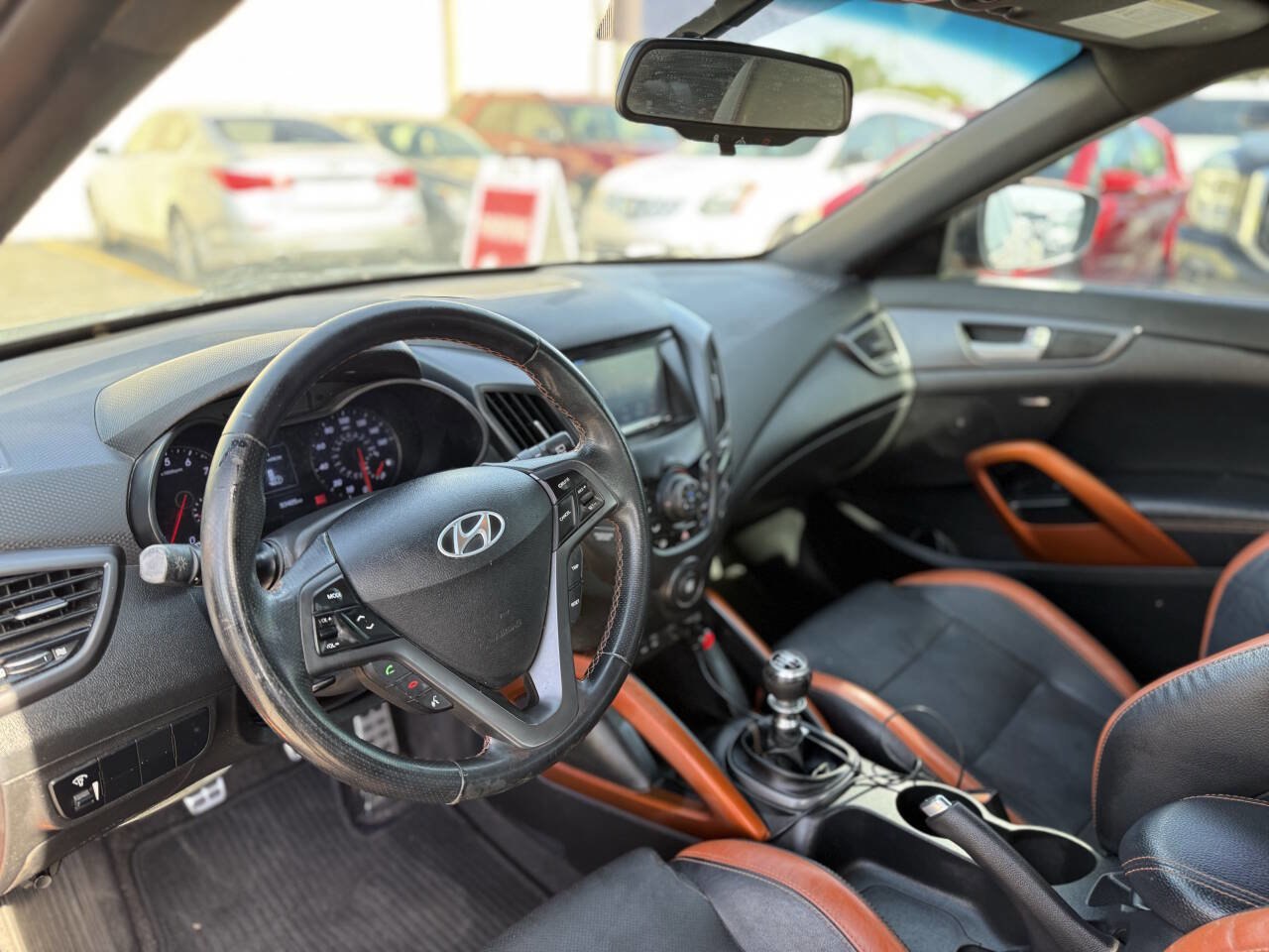 Used 2016 Hyundai Veloster Turbo FWD image 13
