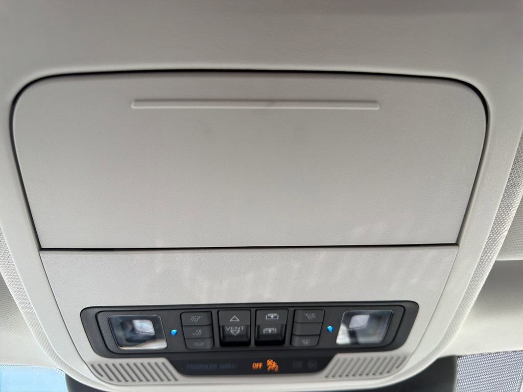 Used 2025 Ford Expedition Platinum image 35