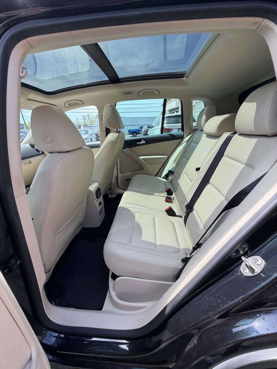 Used 2015 Volkswagen Tiguan SEL image 26