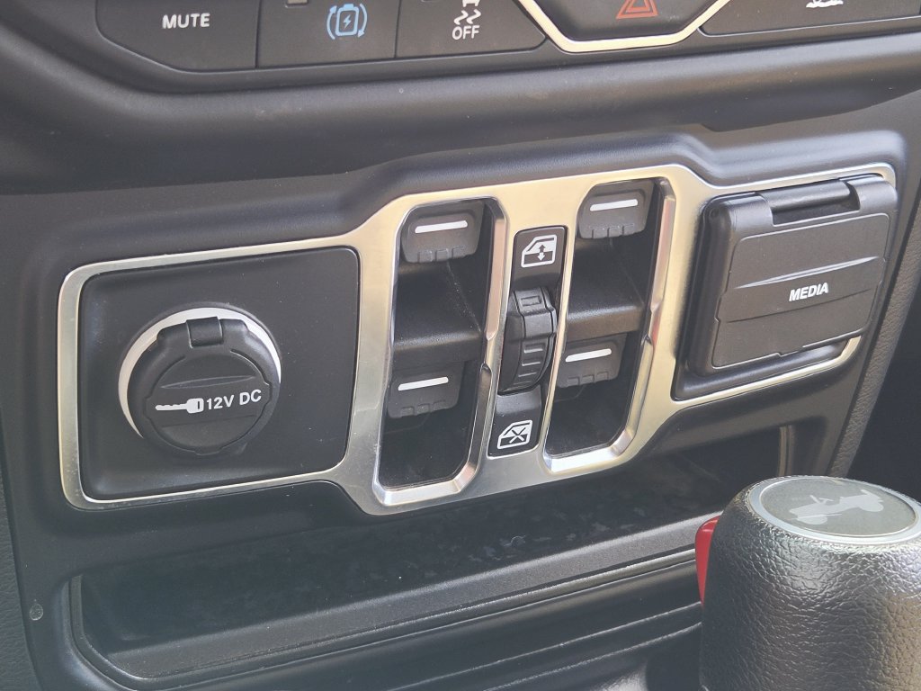 Used 2023 Jeep Wrangler Unlimited w/ 8.4" Radio Group AWD/4WD image 27