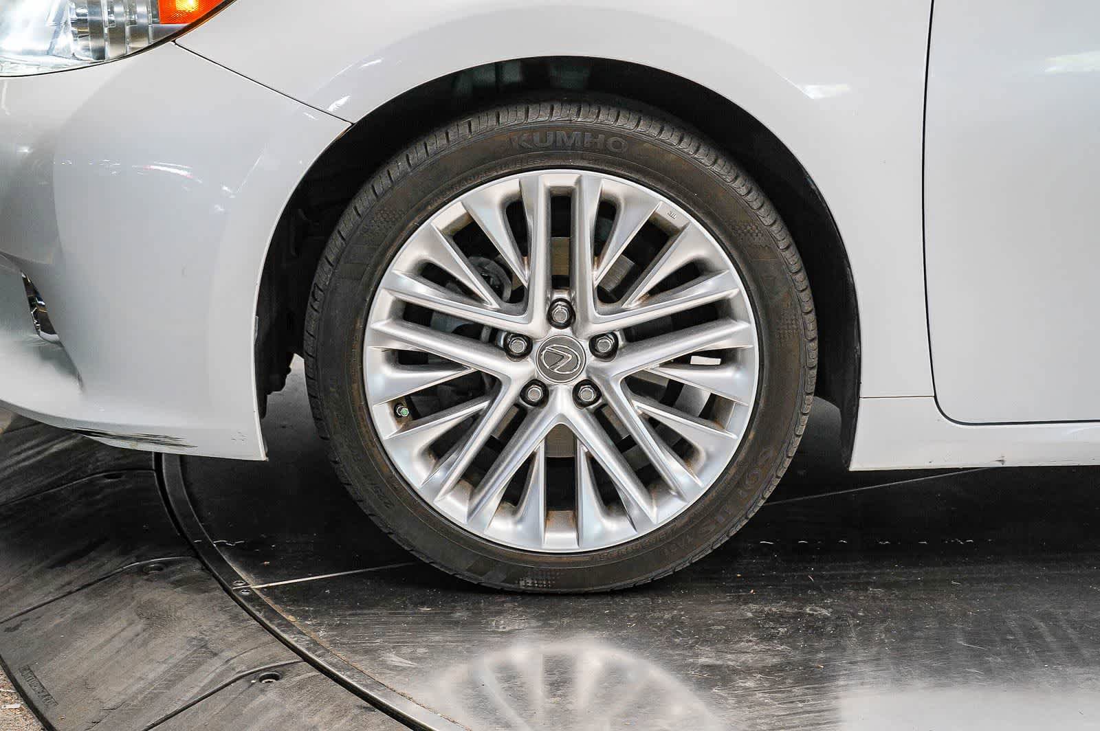 Used 2013 Lexus ES 350 w/ Luxury Pkg image 9
