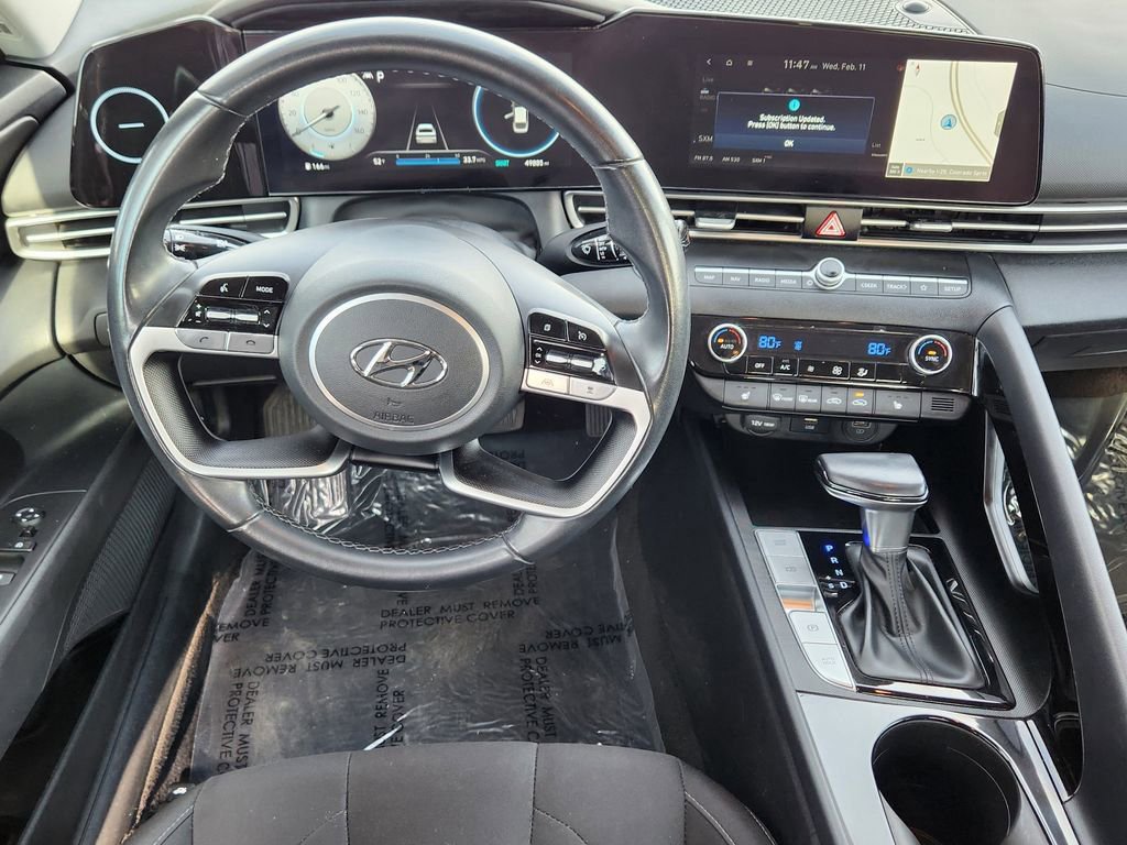 Used 2023 Hyundai Elantra SEL w/ Convenience Package image 2