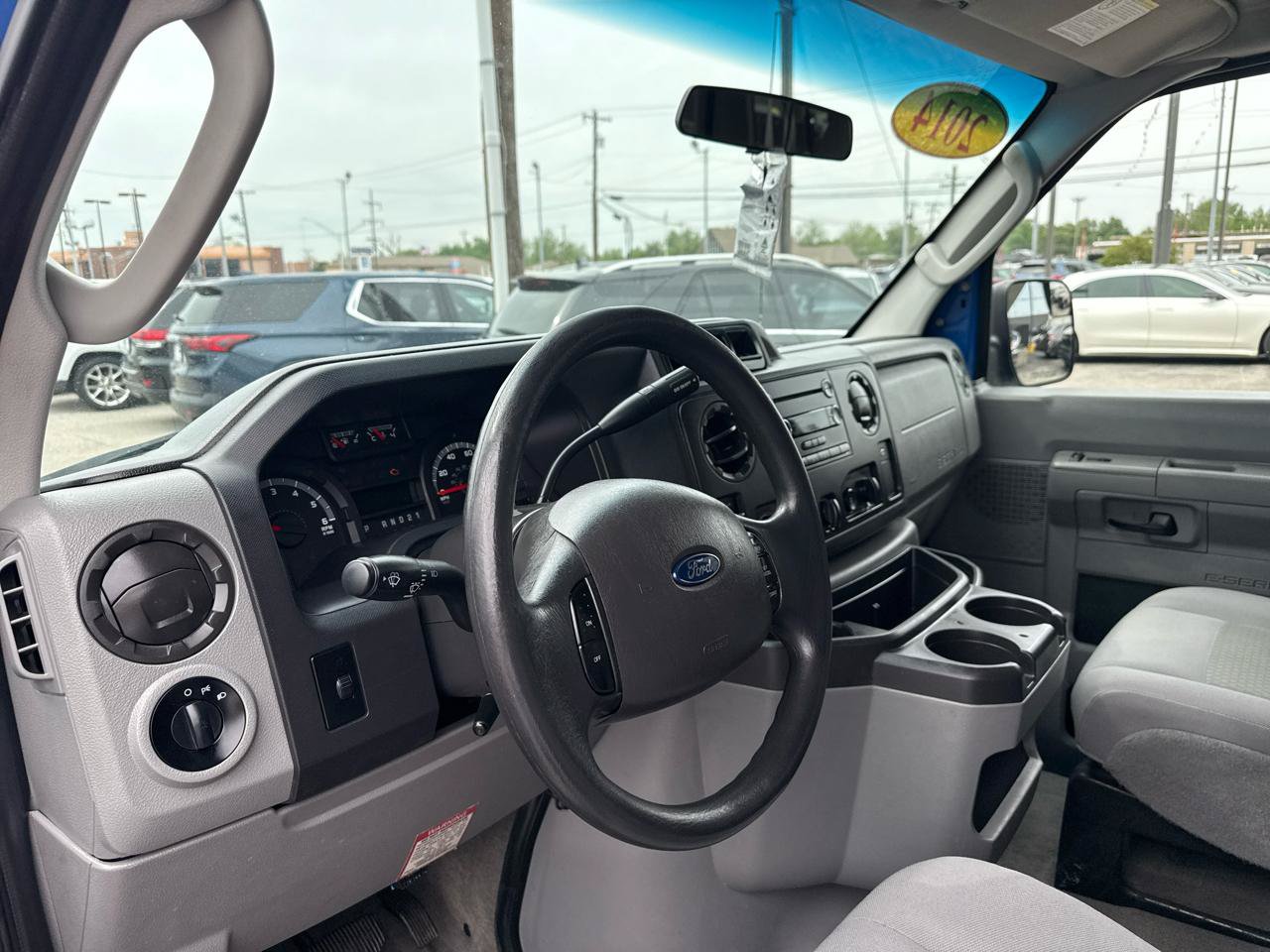 Used 2014 Ford E-350 and Econoline 350 XLT RWD image 11