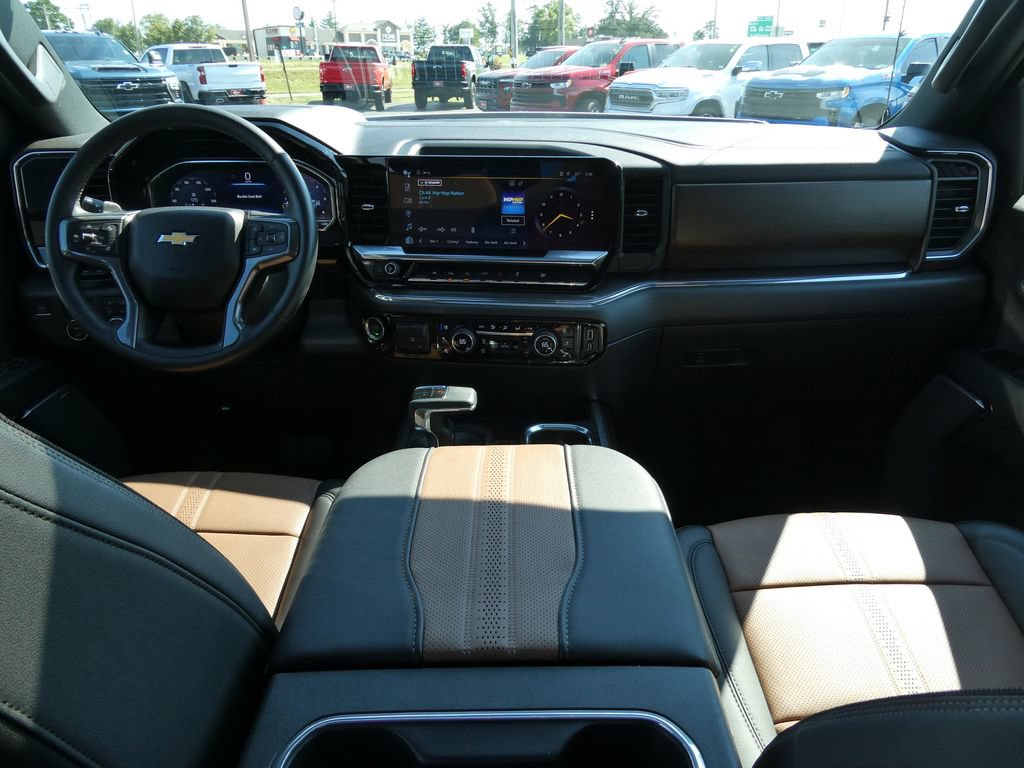 Certified 2024 Chevrolet Silverado 1500 High Country w/ Technology Package AWD/4WD image 24