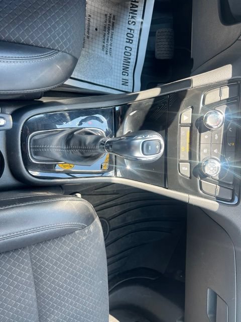 Used 2022 Buick Encore Preferred w/ Safety Package AWD/4WD image 30