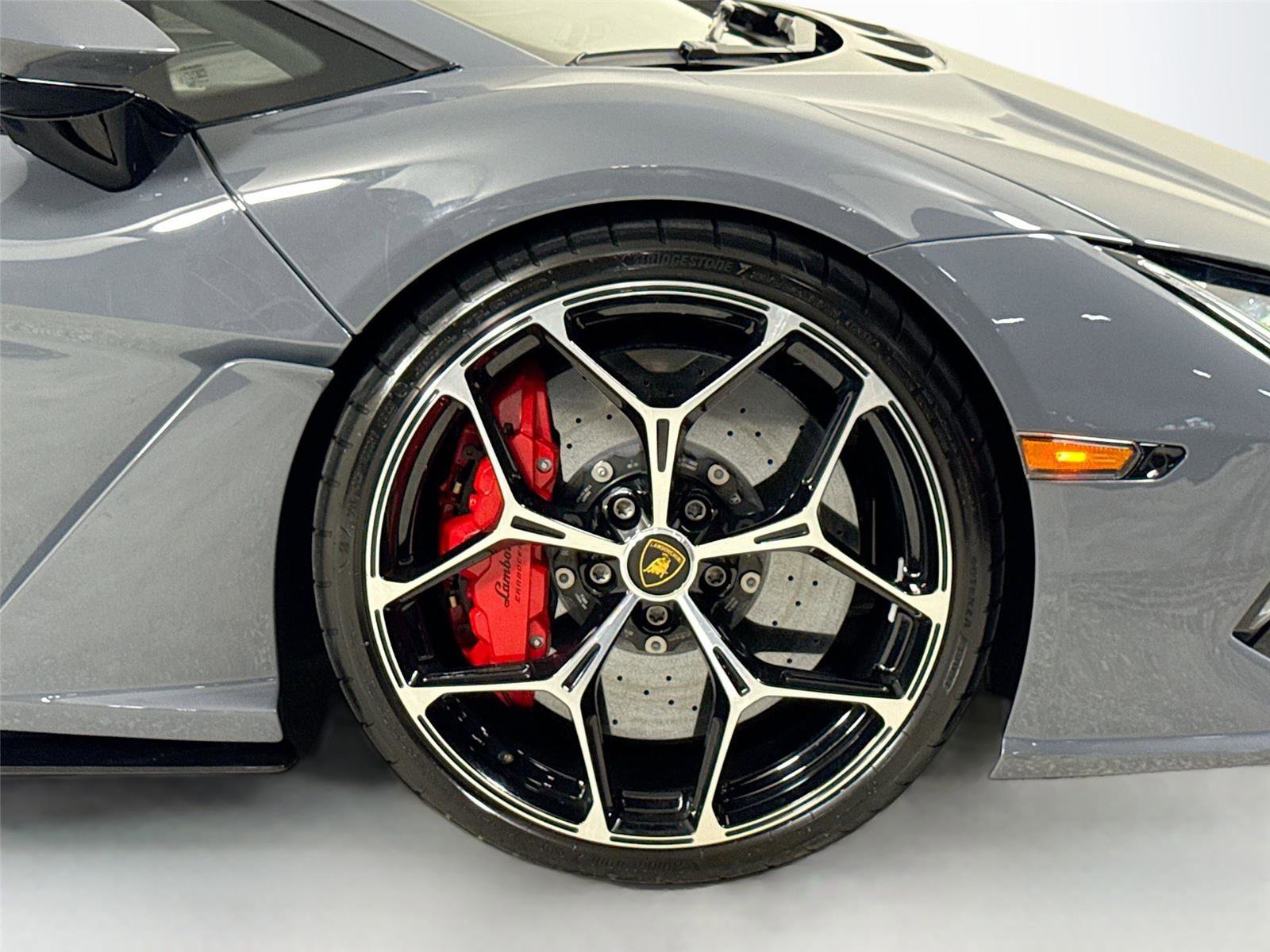 Used 2024 Lamborghini Revuelto image 37