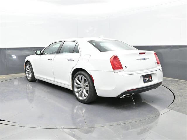 Used 2020 Chrysler 300 Limited image 3