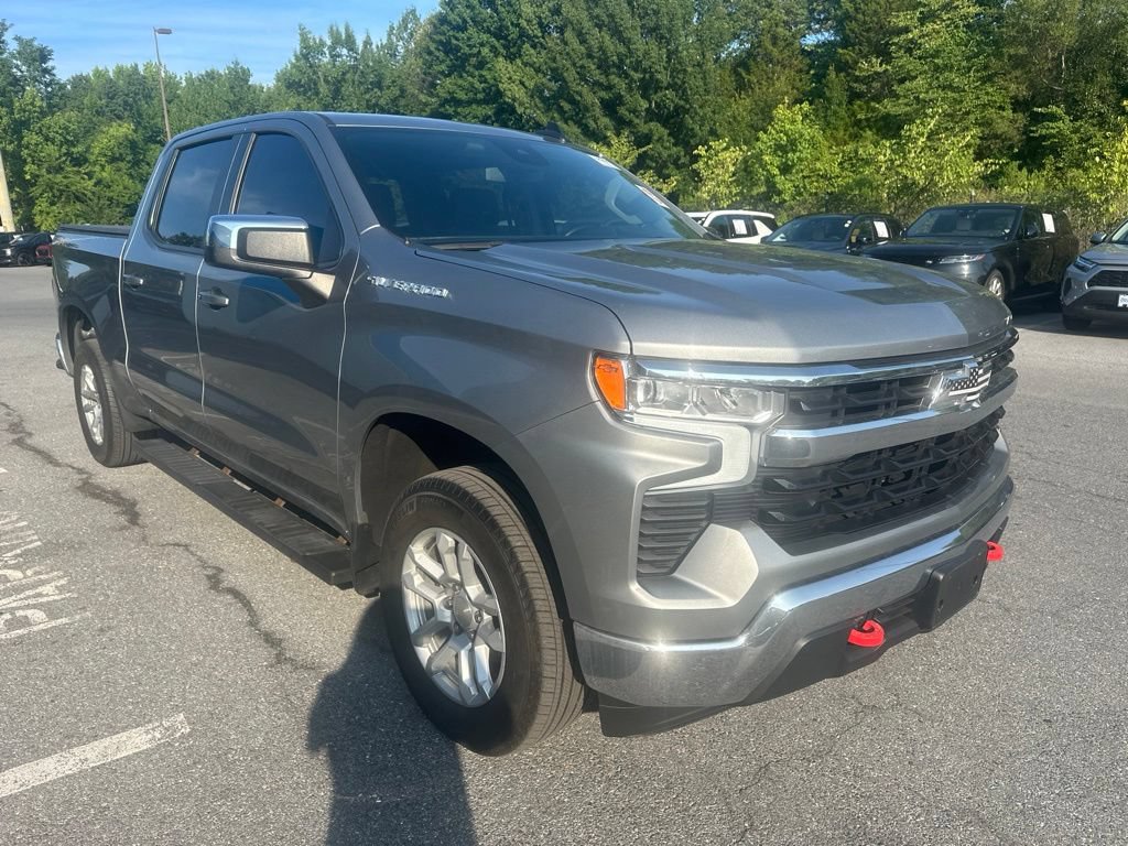 Used 2024 Chevrolet Silverado 1500 LT AWD/4WD image 3